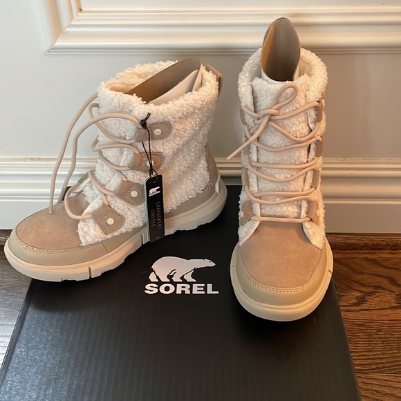 SOREL - Explorer II Joan Insulated Lace-Up Boot - Picture 9 of 10